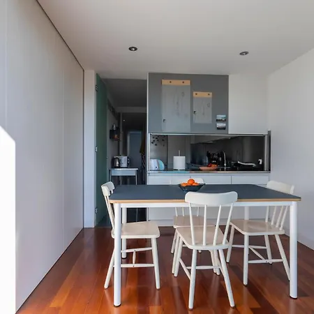 Seaside Design Apartment. * Matosinhos (Porto)